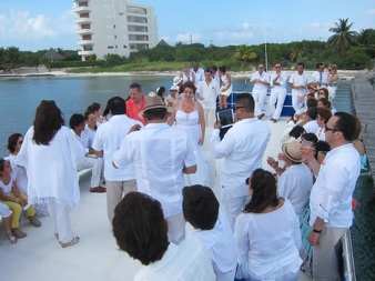 bodas en cancun, actividades en cancun, renta de catamaran para fiestas, congresos en cancun, organizacion de eventos