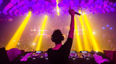 Dj para eventos, bodas, Quince años, poolparty. Contamos con cabinas de audio y dj para tu evento.  ,