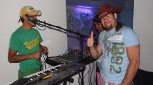 Prueba de audio con m&uacute;sicos tu Studio 89 eventos